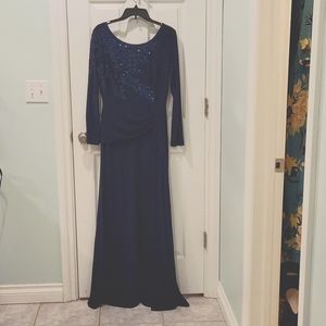 Special occasion dress navy blue size 8 beautiful fit when wearing